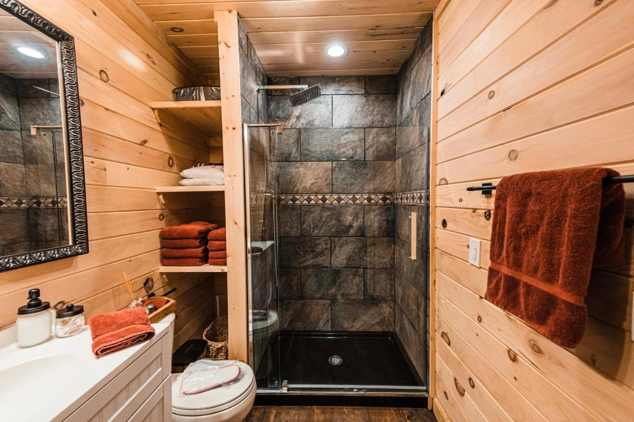 Moonlight Treehouse At Belgrade Hospitality Villa Luaran gambar