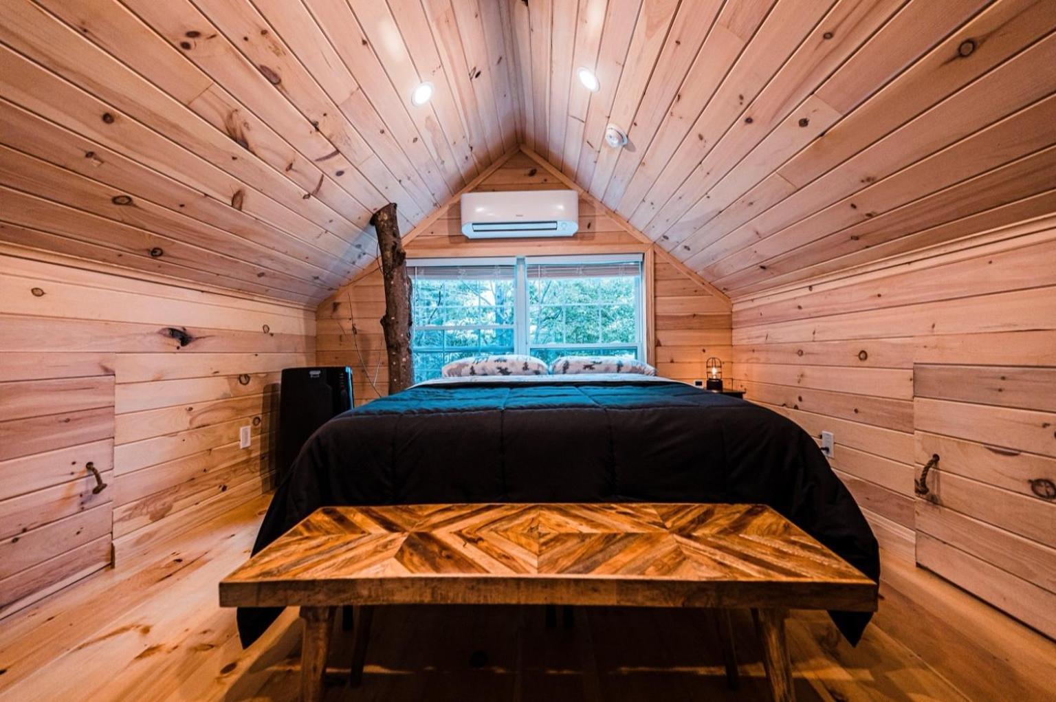 Moonlight Treehouse At Belgrade Hospitality Villa Luaran gambar