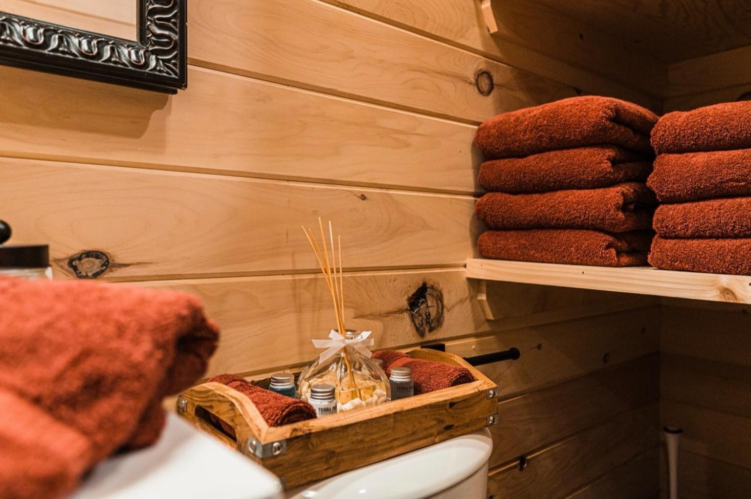 Moonlight Treehouse At Belgrade Hospitality Villa Luaran gambar